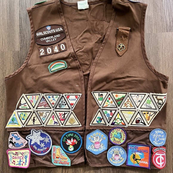 Other - Vtg Girl Scouts Brownie Vest Early 2000s Over 80 Patches USA Size Medium